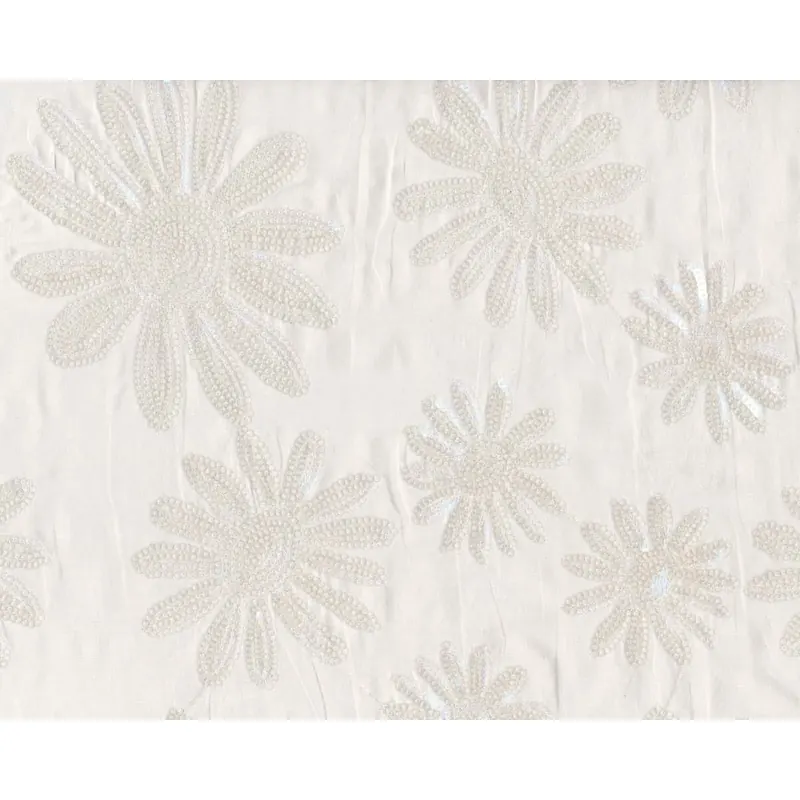 Baumwoll-Mousseline mit Pailletten-Stickerei aus Italien MERLETTO, Blüten, gebrochenes weiß