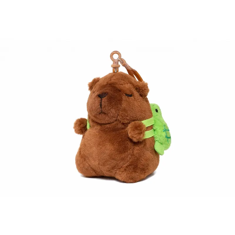 Capybara Plüsch Anhänger mit Rucksack – Süßer Backpack Clip Schlüsselanhänger Braun Grün – Kuscheltier Taschenanhänger für Rucksack, Tasche oder Schlüsselbund – 11 cm