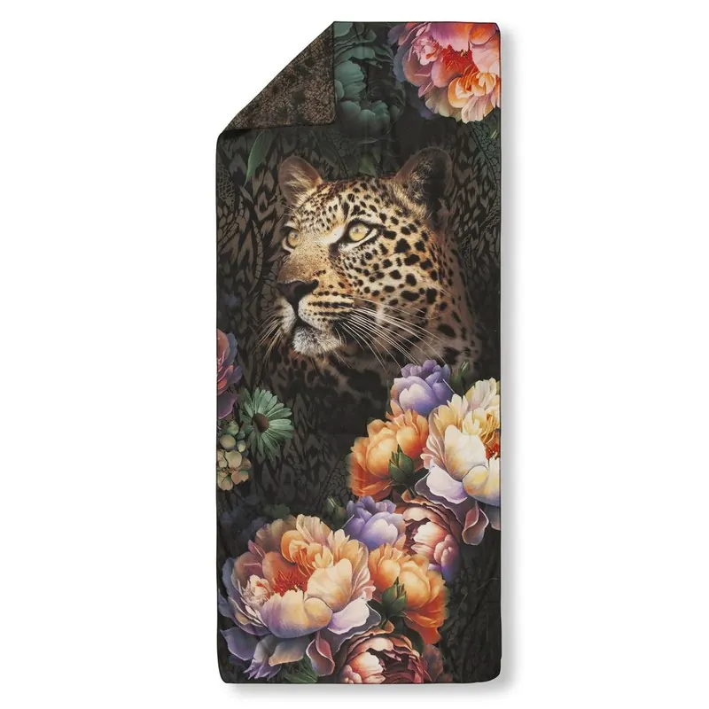 Descanso Sporthandtuch 75x180 cm Polyvelvet Mizz Blumen mit einem Leopard bunt