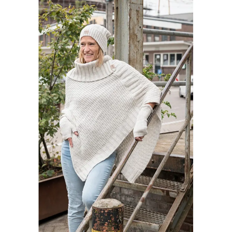 Knit Factory Cleo Handstulpen New Camel  Braun