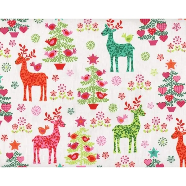 Patchworkstoff "Nordic Holiday" mit gemusterten Rentieren und Weihnachtsbäumen, rosa-hellgrün-weiß