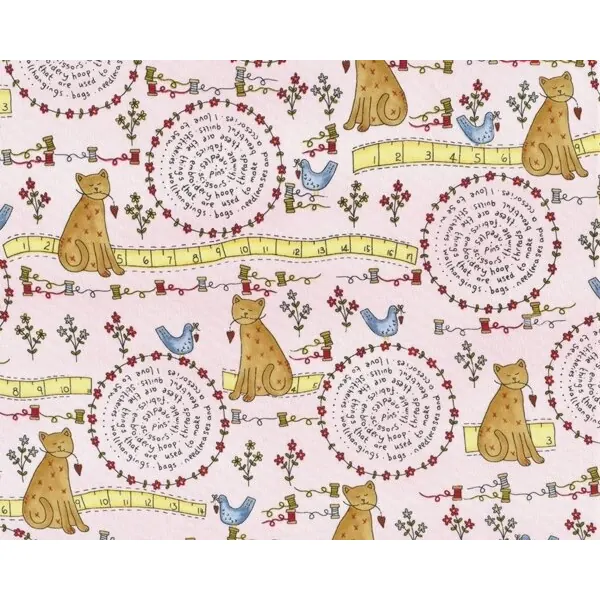 Patchworkstoff "Stitches" mit Katzen, Vögeln und Maßband und Garnrollen, hellrosa-hellbraun