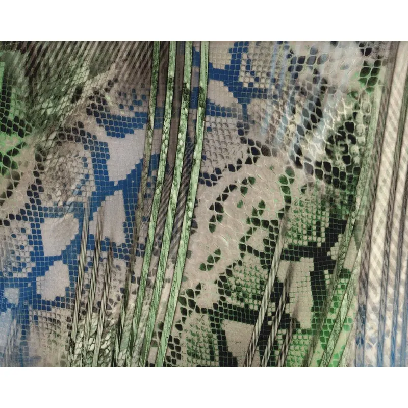 Seidenstoff Crepe de Chine aus Italien SERPENTE, Schlangenhaut-Muster, grün-blau